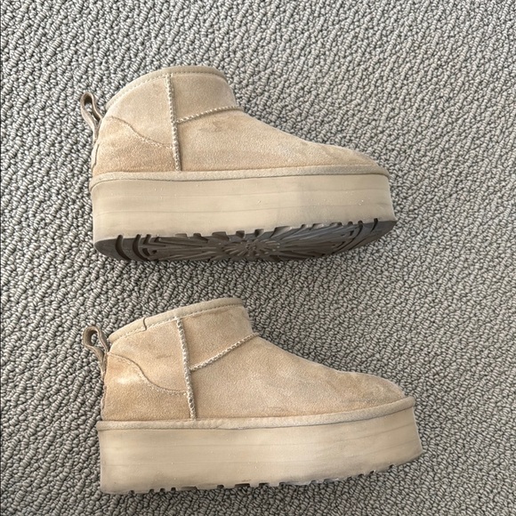 UGG Mini Platform - Picture 3 of 8